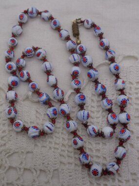 Vintage White Venetian MILLEFIORI Glass BEAD NECKLACE Murano